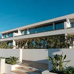 Bright & Stylish First Floor - 16l Apartment